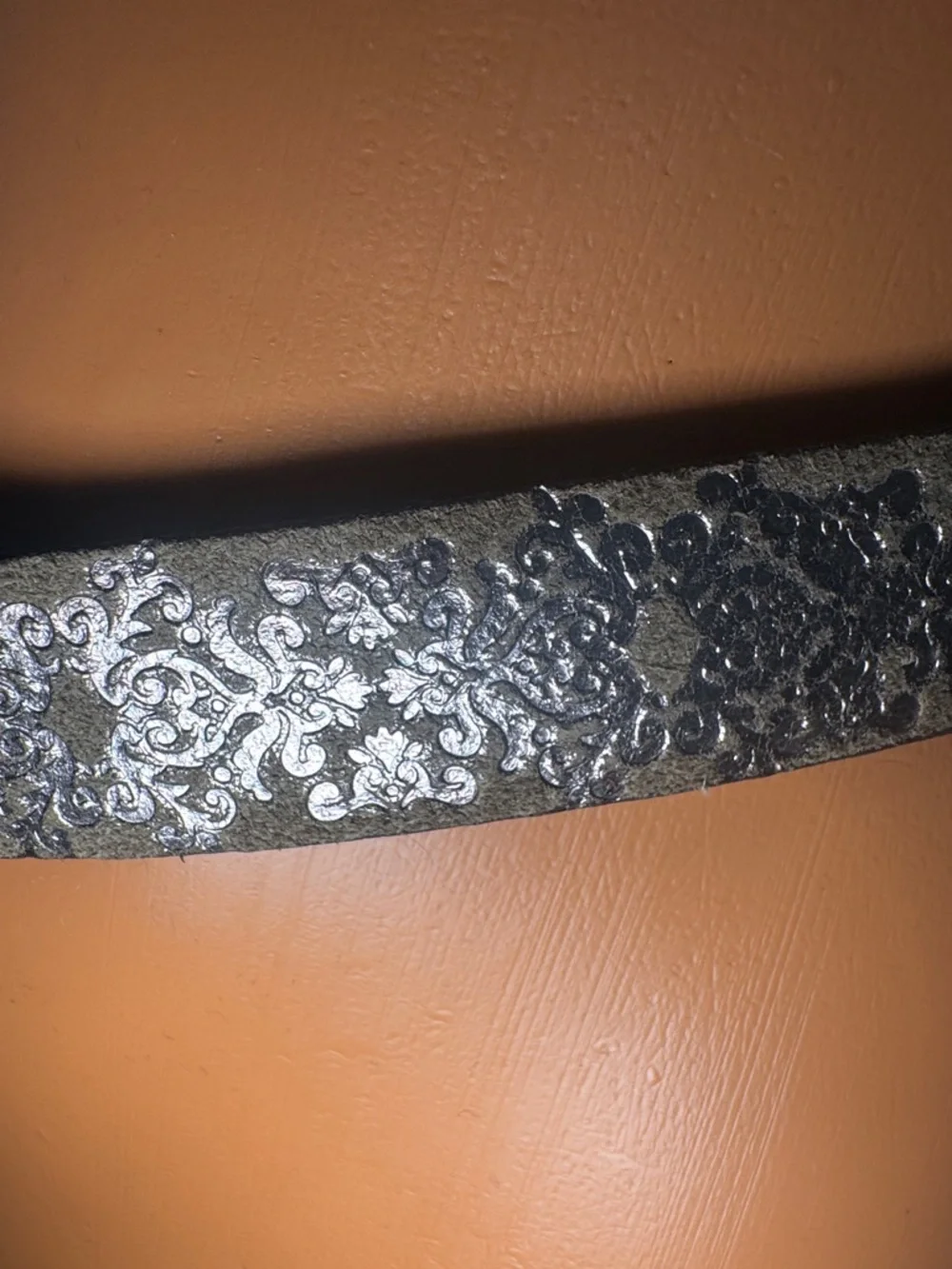 ANN TAYLOR LOFT Taupe Foiled Vegan Faux Suede Belt M Medium $50 EUC KL